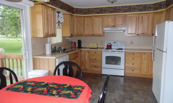 Tawas City Casa | Stay Awhile perfect for families and Pet Friendly!
