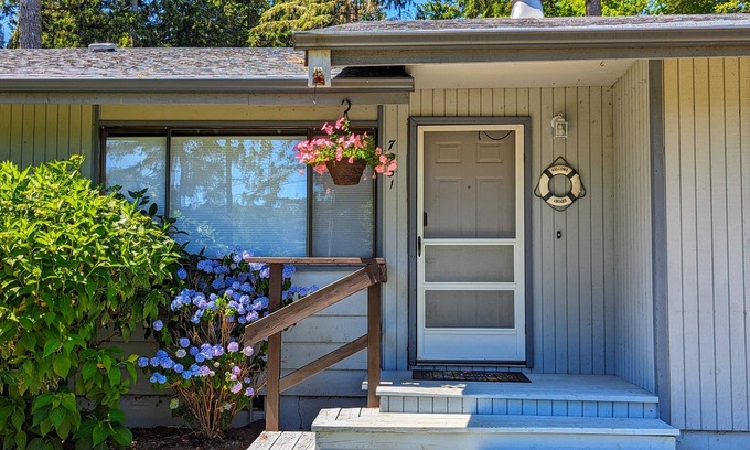 Allyn-Grapeview Casa | Stay By The Bay