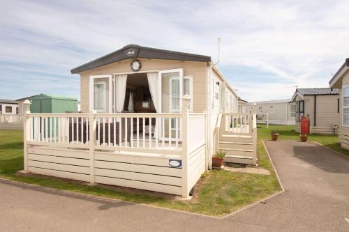 Dymchurch Casa | Stay By The Sea Beach Swimming Pool Arcade
