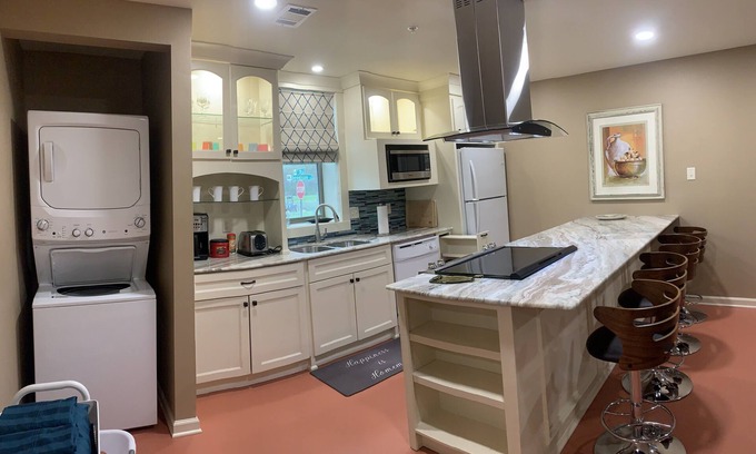 Downtown Little Rock Condominio | Stay close to entertainment! Downtown LR 2 bedroom apt near Simmons Bank Arena
