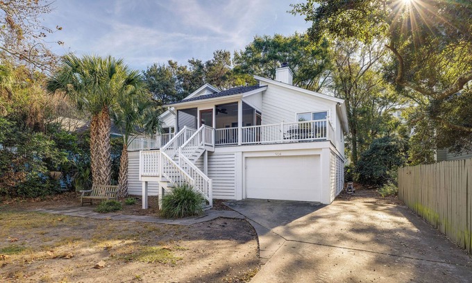 Isle of Palms Casa | Nuevo propietario, decoración y pintura! - Cottage con Encanto Modern Island - Cerca de tiendas y restaurantes! ~ Se aceptan mascotas ~