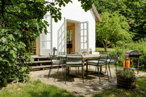 Maribo Casa | Stay In Fishers House In Forest By Lake