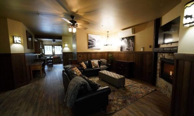 Agpar Apartamento | Stay in Glacier National Park @ Apgar Lookout Retreat, Suite 2