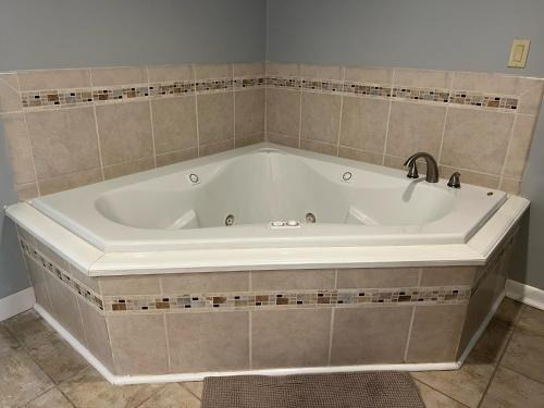 Ohiopyle Apartamento | Stay In Ohiopyle in the middle of town by the GAP trail