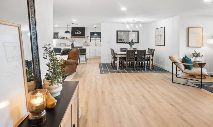 Lawton Casa | Stay in Style near Lawton's best spots!