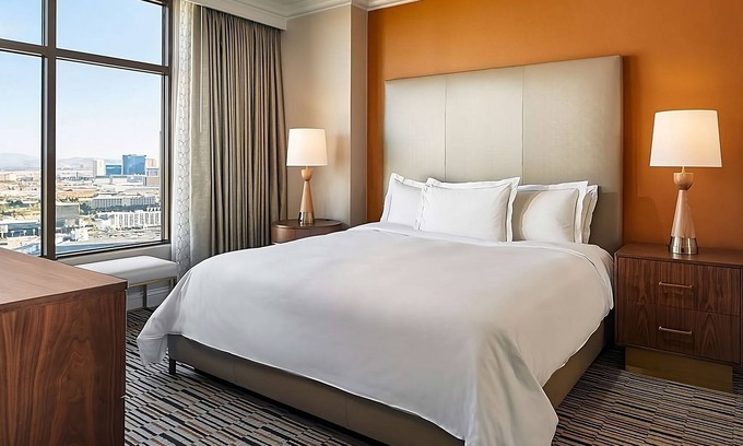 Las Vegas Hotel | Stay in the Heart of Las Vegas! 2 Spacious Units w/ Living Area | Outdoor Pool