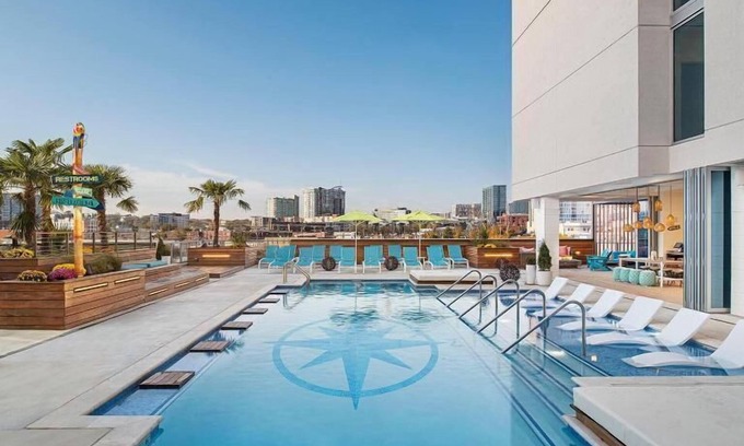 Sobro Hotel | Stay in the Heart of Nashville! 4 Relaxing Units/ Rooftop Bar & Pool
