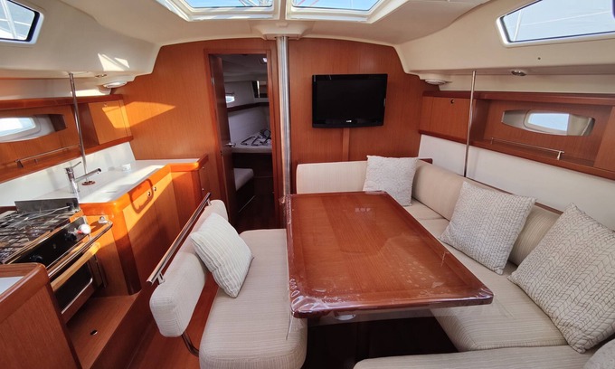 Historic District Alquiler De Eote | Stay on a boat while in annapolis for the shows.