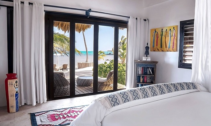 San Pedro Hotel | Stay on the Beach in North Ambergris Caye! Beautiful Cabana, Pool, Parking!