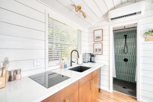 Overlook Apartamento | Stay Portland - Mississippi Micro-Luxe - Mid-Century Style