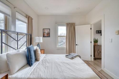 Richmond Casa | Stay Portland - Mt Tabor Retreat - Local Eateries - Shops - Bars