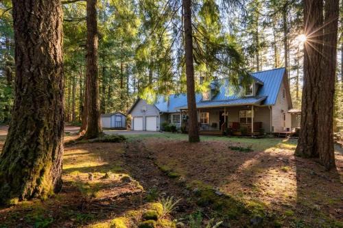 Zigzag Casa | Stay Portland - Relaxing River Retreat
