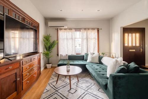 Kerns Apartamento | Stay Portland - Well-Preserved Quintessential 1922 Craftsman