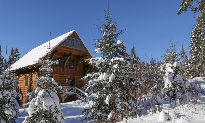 Lac Superieur Village Chalet De Esquí | Principios de invierno ofertas! Log Cabin lujo!