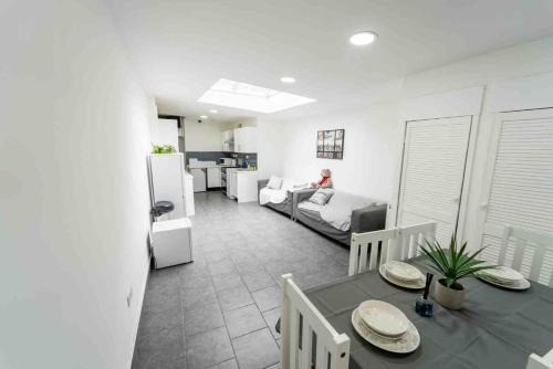 Selly Oak Apartamento | STAY SA Equipped Studios next to UOB and QE!