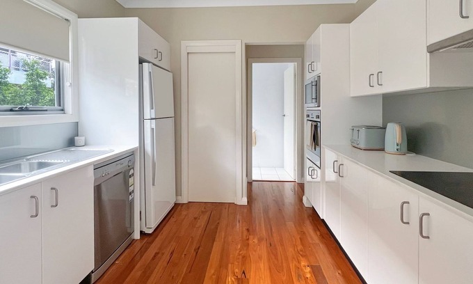 Hawks Nest Apartamento | Stay Salty - Pet Friendly - Wi-Fi Available