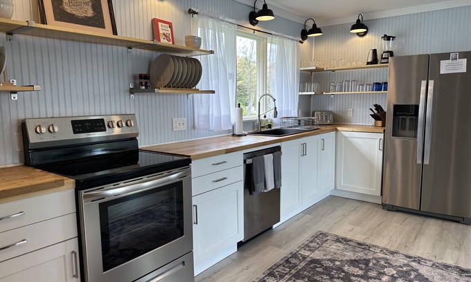 Bath Casa | Stay Salty! Situated on the water with lovely views!