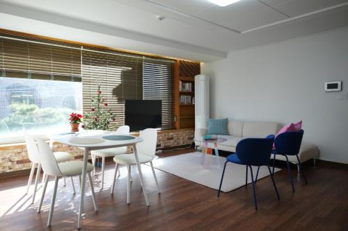 Pyeongchang-dong Casa | Stay Vibe Healing House