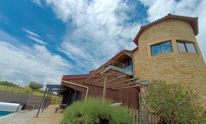 Villarzel-du-Razes Apartamento | Stay, view of the Pyrenees