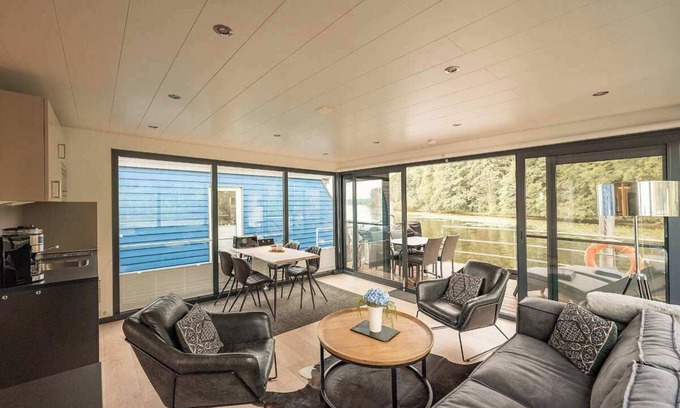 Niederneuendorf Alquiler De Eote | Stay24 - Schwimmendes Ferienhaus im Grünen Brandenburg vor den Toren Berlins