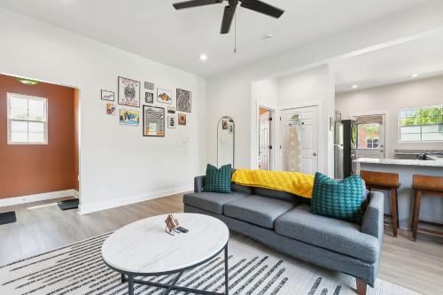 Baton Rouge Apartamento | StayAE Downtown - 1BR Apartment, Ground Floor