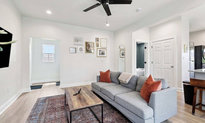 Historic Downtown Baton Rouge Apartamento | StayAE Downtown - One Bedroom, 2nd Floor