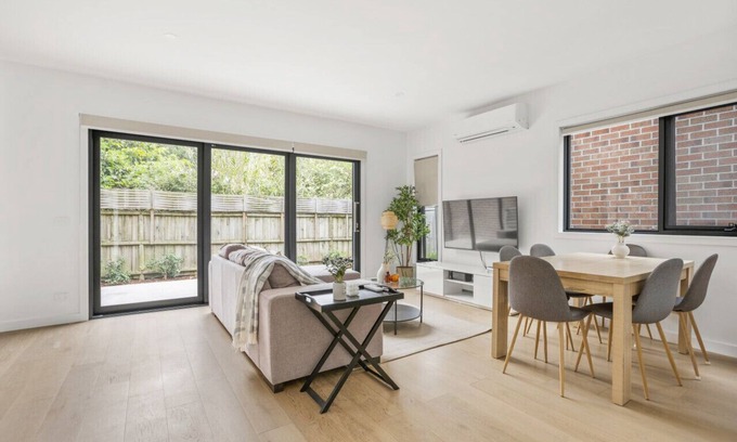 Bayswater North Casa | StayAU Modern 4BR TH Bayswater
