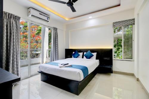 Kharadi Cama Y Desayuno | StayBird - Silver Oak, An Apartment Hotel, Kharadi