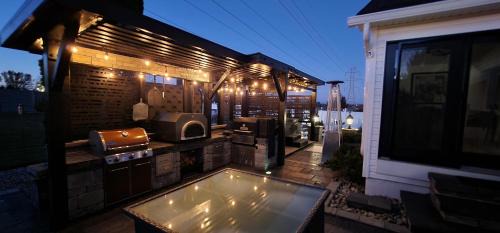 Palmer Casa | Staycation Oasis! a unique Experience! Heated pool open until October 31st
