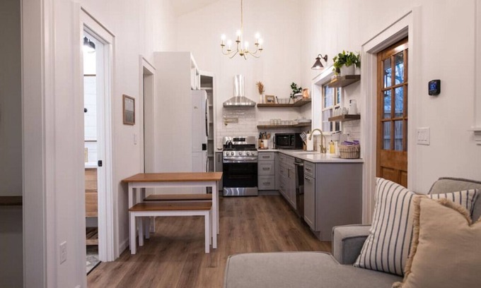 Norcross Casa | Staycation TV Featured "Cozy Cottage" in Downtown Norcross with Chef's Kitchen