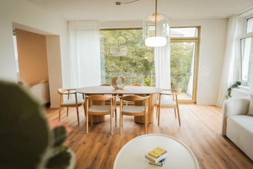 Celle Casa | Staylight Penthouse am Französischen Garten - Zu Fuß 5 Min zur Altstadt, mit Parkplatz