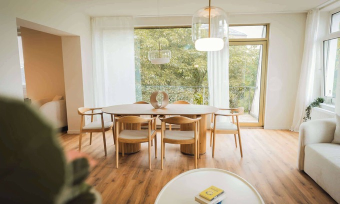 Celle Casa | Staylight Penthouse by the French Garden - 7 Min to Old Town