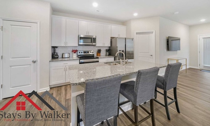 Concord Casa | StaysByWalker 2BR TownHome | King Beds/Fenced Yard