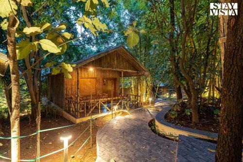 Igatpuri Complejo | StayVista's Timber Cottage - Cozy Cottages with Indoor Games