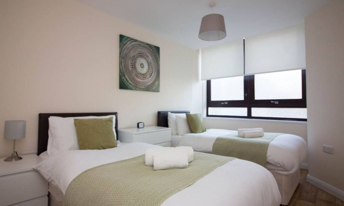 Southampton City Centre Apartamento | Stayzo Castle Point 6 Apartment - Premier Lodge