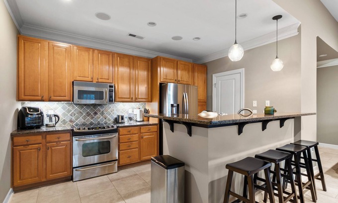 Greensboro Condominio | Steelers Cove - Latham Park - Moses Cone Hospital