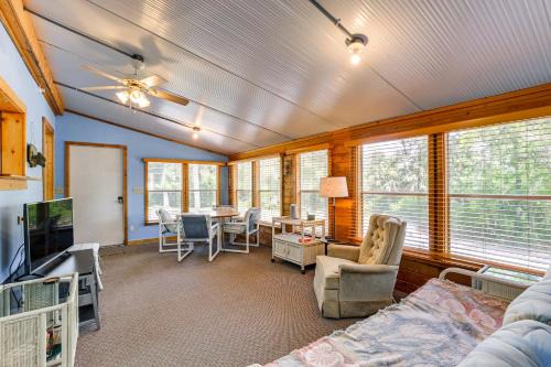 Steinhatchee Casa | Steinhatchee Home with Grill Hike, Hunt and Fish!
