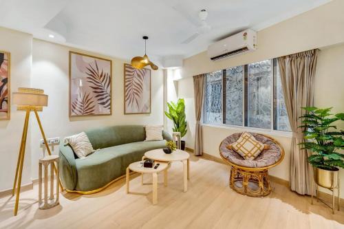 Pali Hill Apartamento | Stella 2BHK in Khar with Wi-Fi, Smart TV & Kitchen
