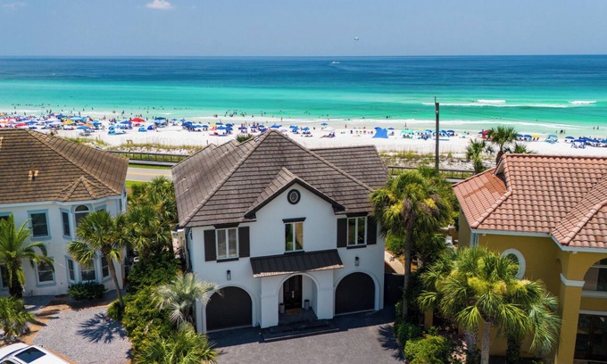 Avalon Beach Estates Casa | Stellar Beach Views Pool Bikes! Pet Friendly! Fall and Holiday Availability!