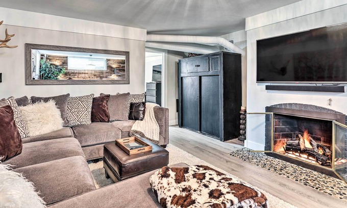 Washington Park West Casa | Stellar Home w/ Fireplace, 4 Mi to Downtown!
