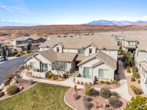 Sienna Hills Apartamento | Stellar Location Access To Pool Hot Tub And More