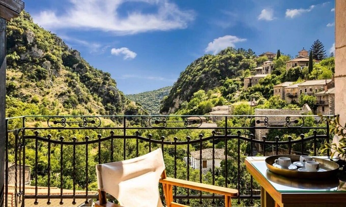 Trikolonoi Apartamento | Stemnitsa Stone Residence - Comfy Mountain Getaway