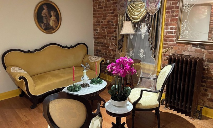 Reading Apartamento | Step back in time and experience the elegance of Victorian era.
