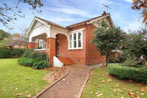Albury Casa | Step Back in Time on Dean