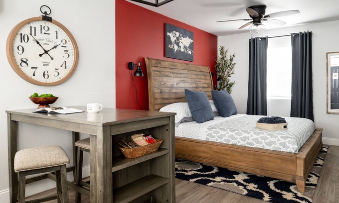 Johnson City Cabaña | Step Free Entrance - Garofalo Cottage at Wrenwood Ranch