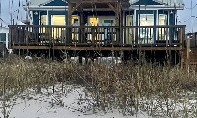 Southpointe Casa | STEP RIGHT ONTO THE SAND 180 degree VIEWS Uncrowded beach!