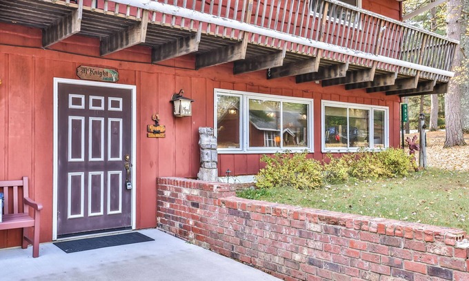 Arbor Vitae Casa | Stepaway Vacation Rentals- Moose Lodge