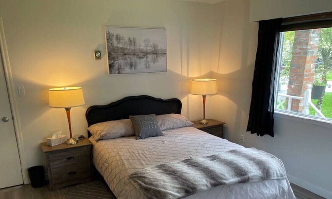 Crofton Casa | Steph Winstanley Private room minutes from Crofton shores