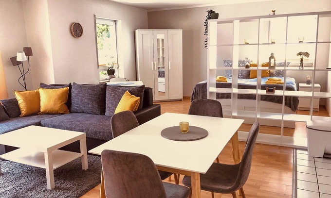 Leuben Apartamento | Stephensons Stübchen *close to the centre*cozy*quiet*