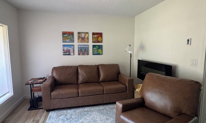 Mancelona Condominio | Steps away from ski, golf, and pool - Newly renovated condo